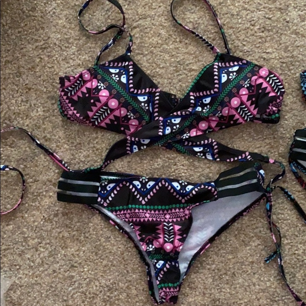 CUTE! NWOT Swimsuit Junior’s Size Small